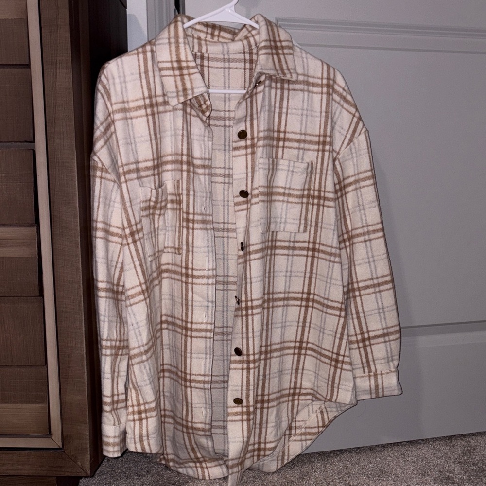 Casual Plaid Button-Down Shirt - Cream and Brown